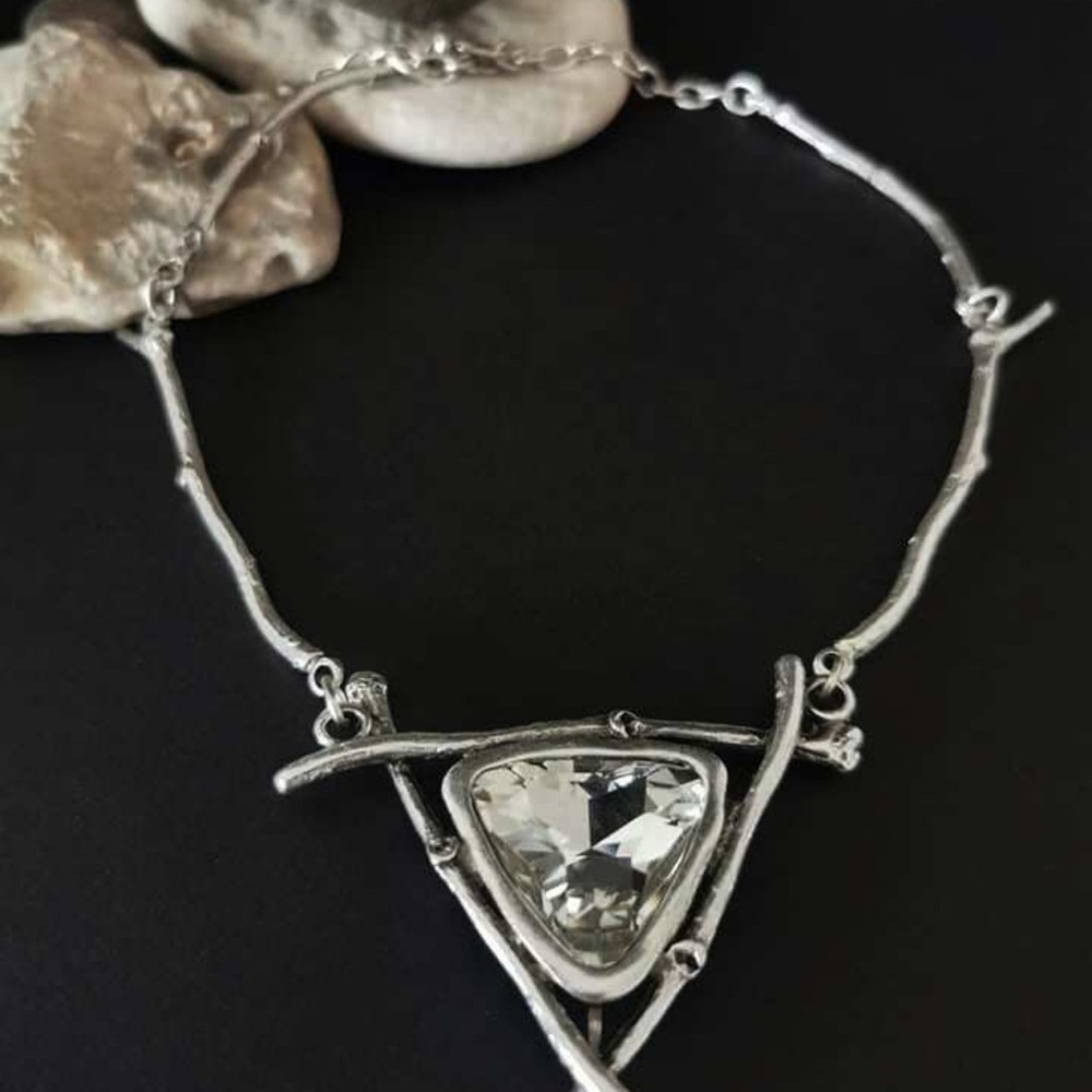 Elegant Silver Necklace with Crystal Pendant - Picture 2 of 6